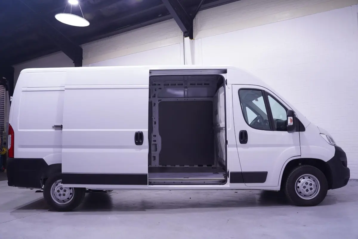 2.2 HDI 140 pk L3H2 Navi, Camera Airco, Cruise Control, Laadruimte Pakket, PDC achter, 3-Zits