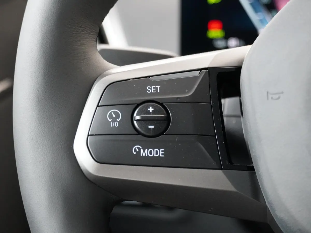 xDrive40 | SoH 100% | Sportpakket | Glazen Panoramadak Sky Lounge | Integral Active Steering | Stuur- & Stoelverwarming | Harman Kardon | 21" Aerodynamic | Stoelventilatie