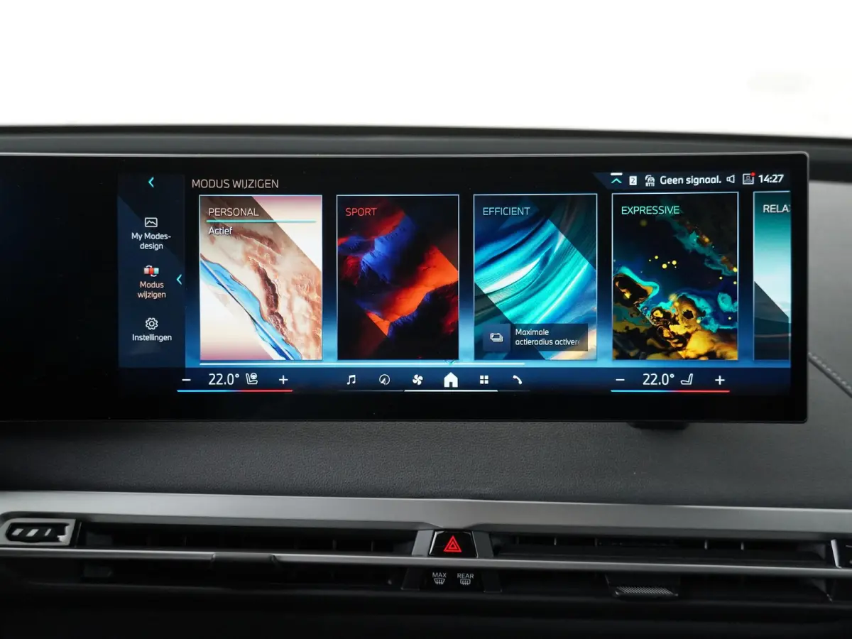 xDrive40 | SoH 100% | Sportpakket | Glazen Panoramadak Sky Lounge | Integral Active Steering | Stuur- & Stoelverwarming | Harman Kardon | 21" Aerodynamic | Stoelventilatie