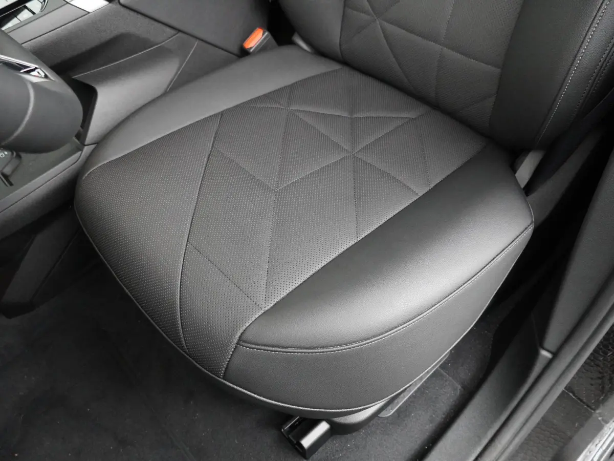 xDrive40 | SoH 100% | Sportpakket | Glazen Panoramadak Sky Lounge | Integral Active Steering | Stuur- & Stoelverwarming | Harman Kardon | 21" Aerodynamic | Stoelventilatie