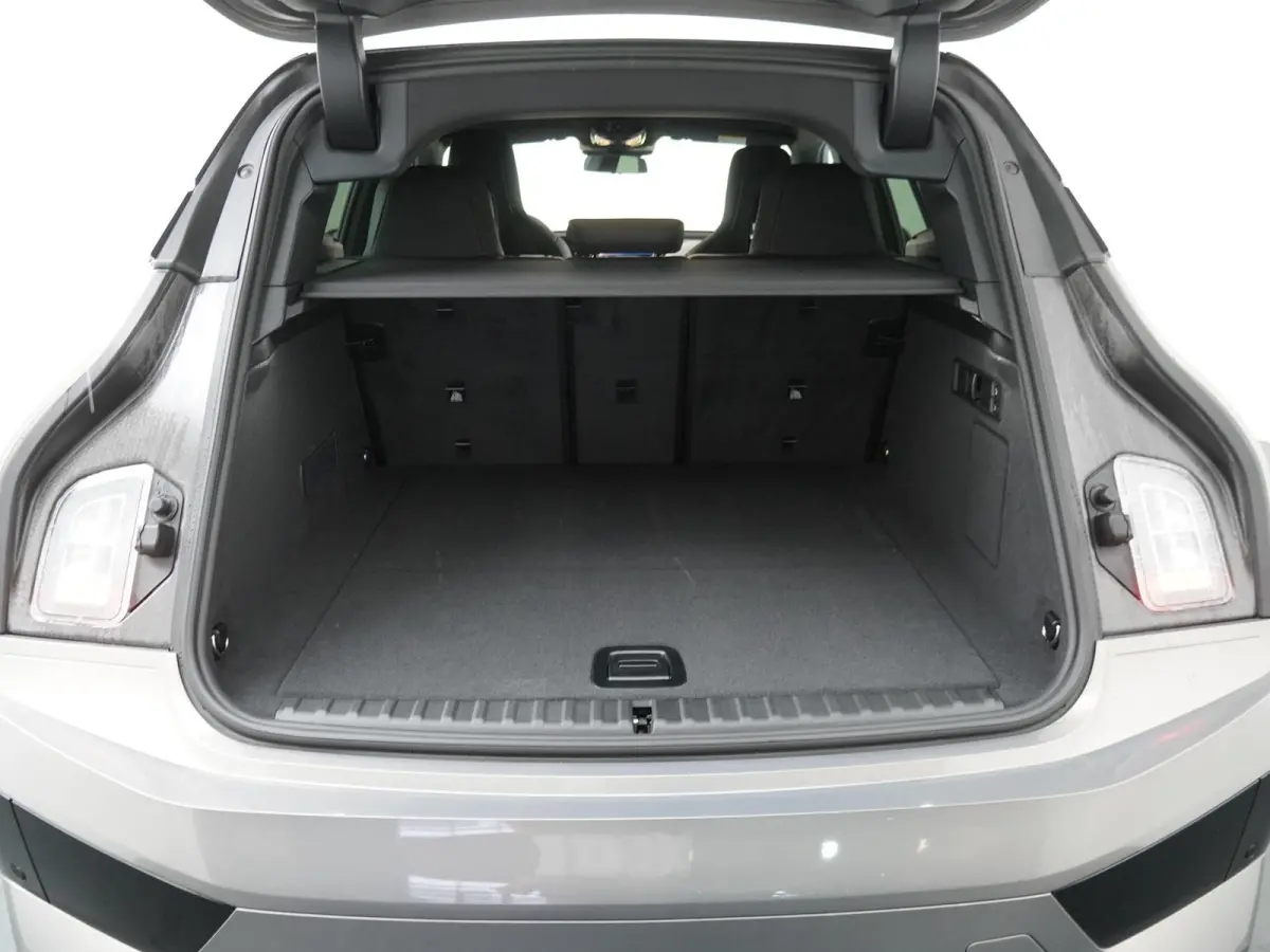 xDrive40 | SoH 100% | Sportpakket | Glazen Panoramadak Sky Lounge | Integral Active Steering | Stuur- & Stoelverwarming | Harman Kardon | 21" Aerodynamic | Stoelventilatie