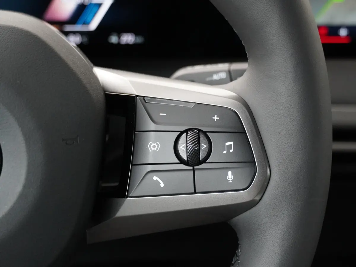 xDrive40 | SoH 100% | Sportpakket | Glazen Panoramadak Sky Lounge | Integral Active Steering | Stuur- & Stoelverwarming | Harman Kardon | 21" Aerodynamic | Stoelventilatie