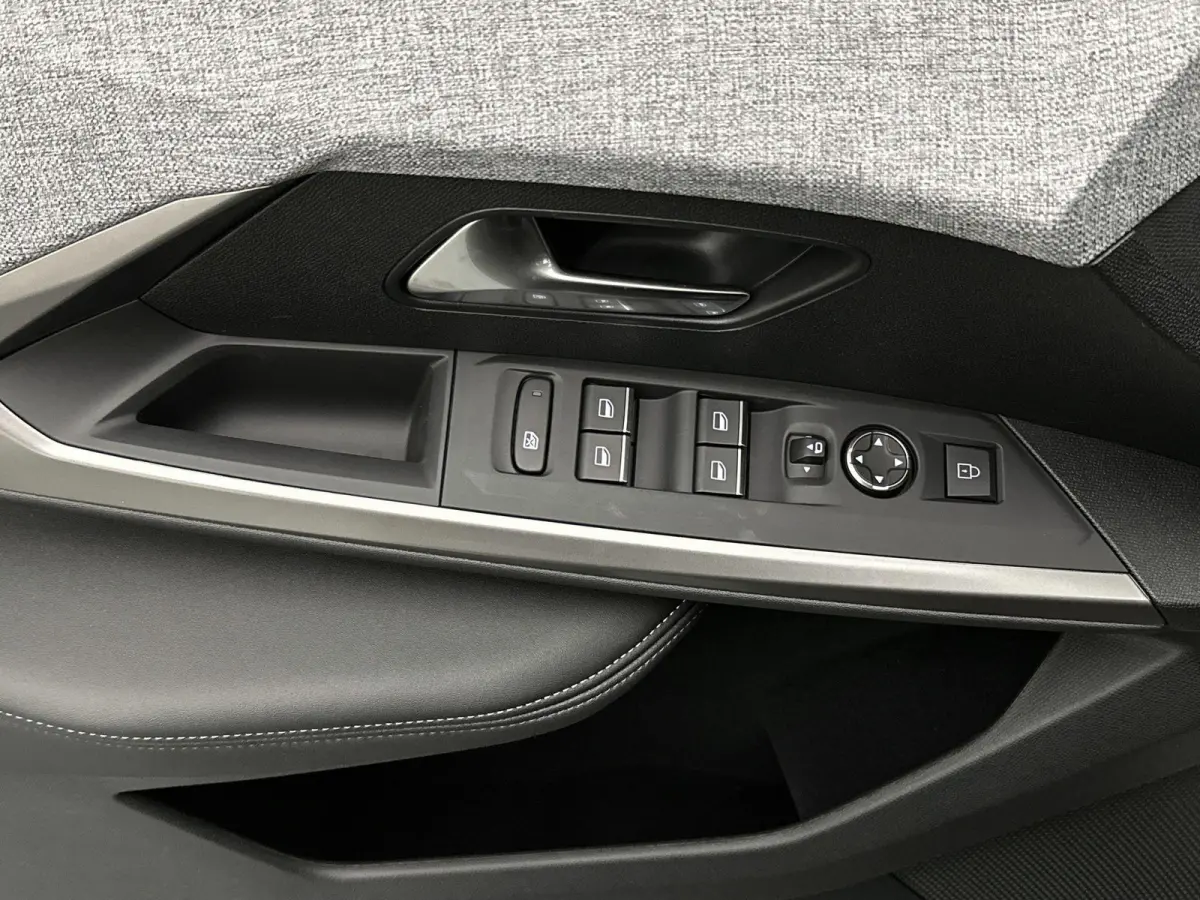 SUV GT Hybride 145pk Automaat | Navigatie | Rondomzicht Camera | Voorstoelen Verwarmd | Matrix LED Koplampen | Keyless Entry/Start | Dodehoek Detectie | Elektrische Achterklep met Sensor | A