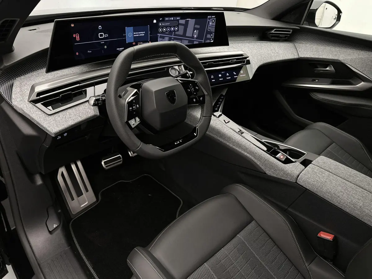 SUV GT Hybride 145pk Automaat | Navigatie | Rondomzicht Camera | Voorstoelen Verwarmd | Matrix LED Koplampen | Keyless Entry/Start | Dodehoek Detectie | Elektrische Achterklep met Sensor | A