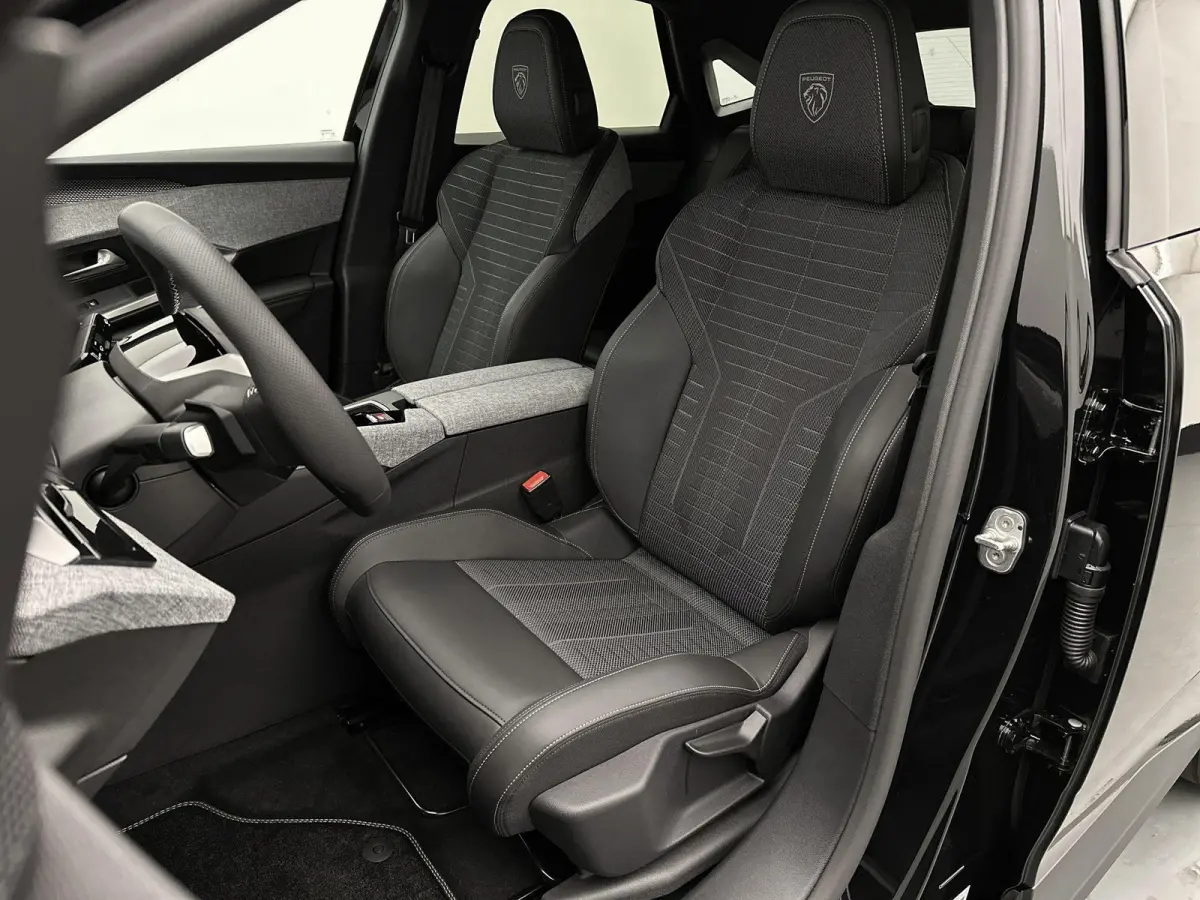 SUV GT Hybride 145pk Automaat | Navigatie | Rondomzicht Camera | Voorstoelen Verwarmd | Matrix LED Koplampen | Keyless Entry/Start | Dodehoek Detectie | Elektrische Achterklep met Sensor | A