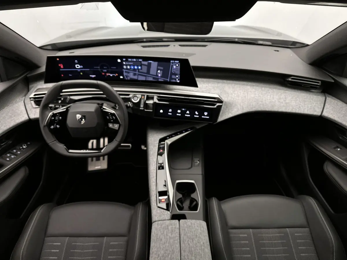 SUV GT Hybride 145pk Automaat | Navigatie | Rondomzicht Camera | Voorstoelen Verwarmd | Matrix LED Koplampen | Keyless Entry/Start | Dodehoek Detectie | Elektrische Achterklep met Sensor | A