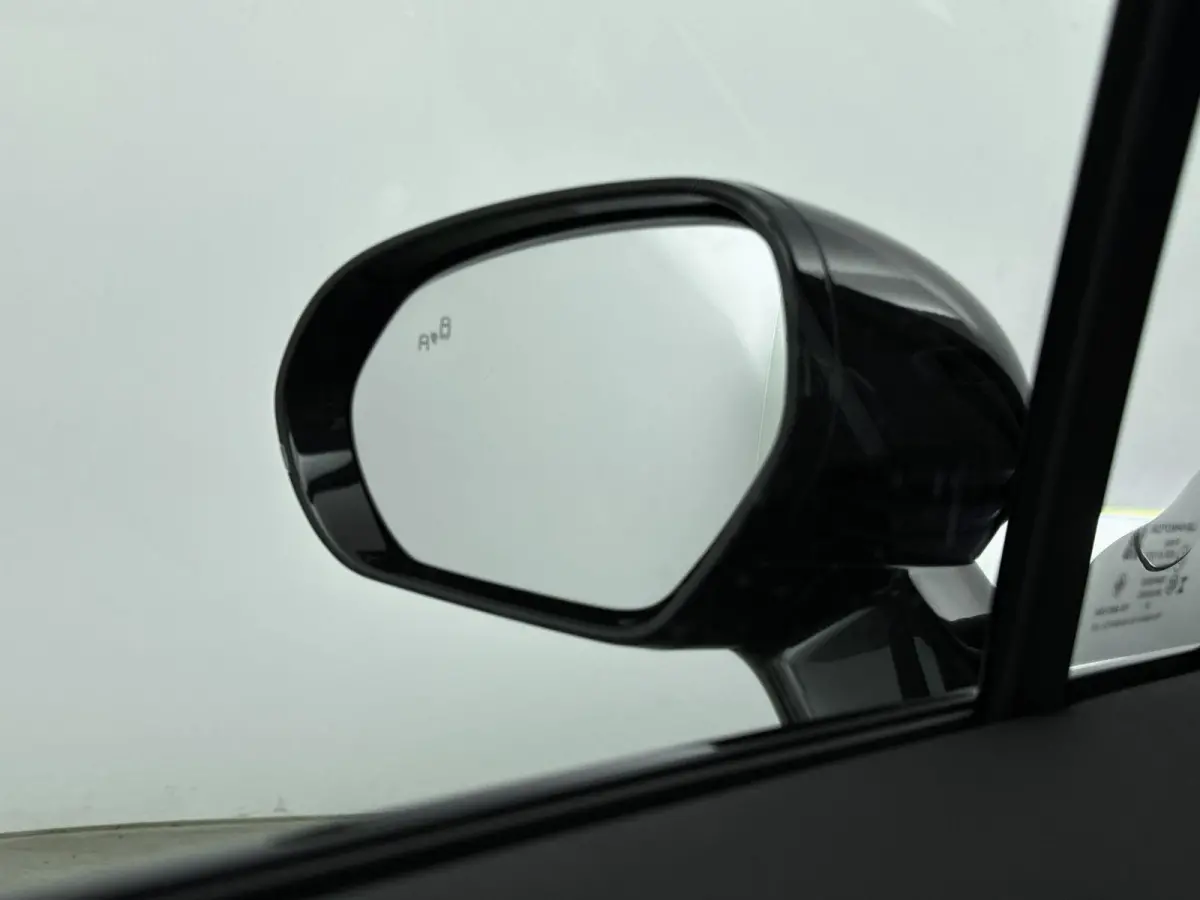 Design 69.9 kWh | lichtmetalen velgen 20" | luxe kunstlederen bekleding | navigatiesysteem | Panoramadak | Metallic Black