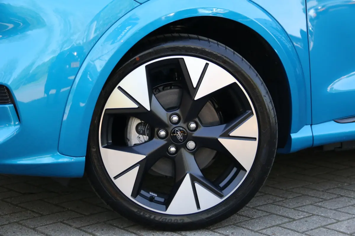 Premium 44 kWh | Audio installatie premium | Cruise control adaptief | Elektrisch bedienbare achterklep