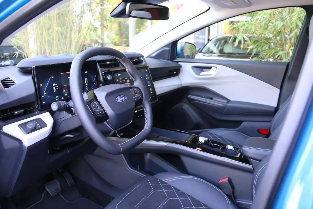 Premium 44 kWh | Audio installatie premium | Cruise control adaptief | Elektrisch bedienbare achterklep