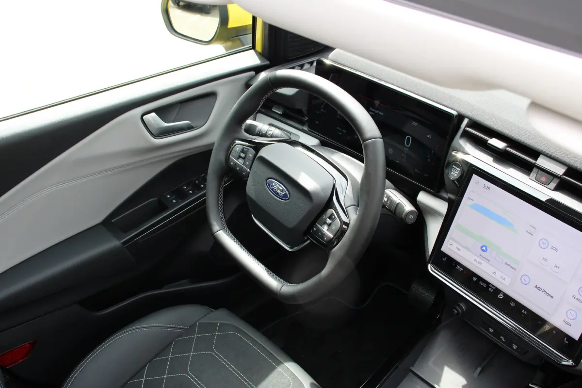 PREMIUM 44kWh | PANO DAK | 19''LMV | DRIVER ASSIST PACK | WINTERPACK |