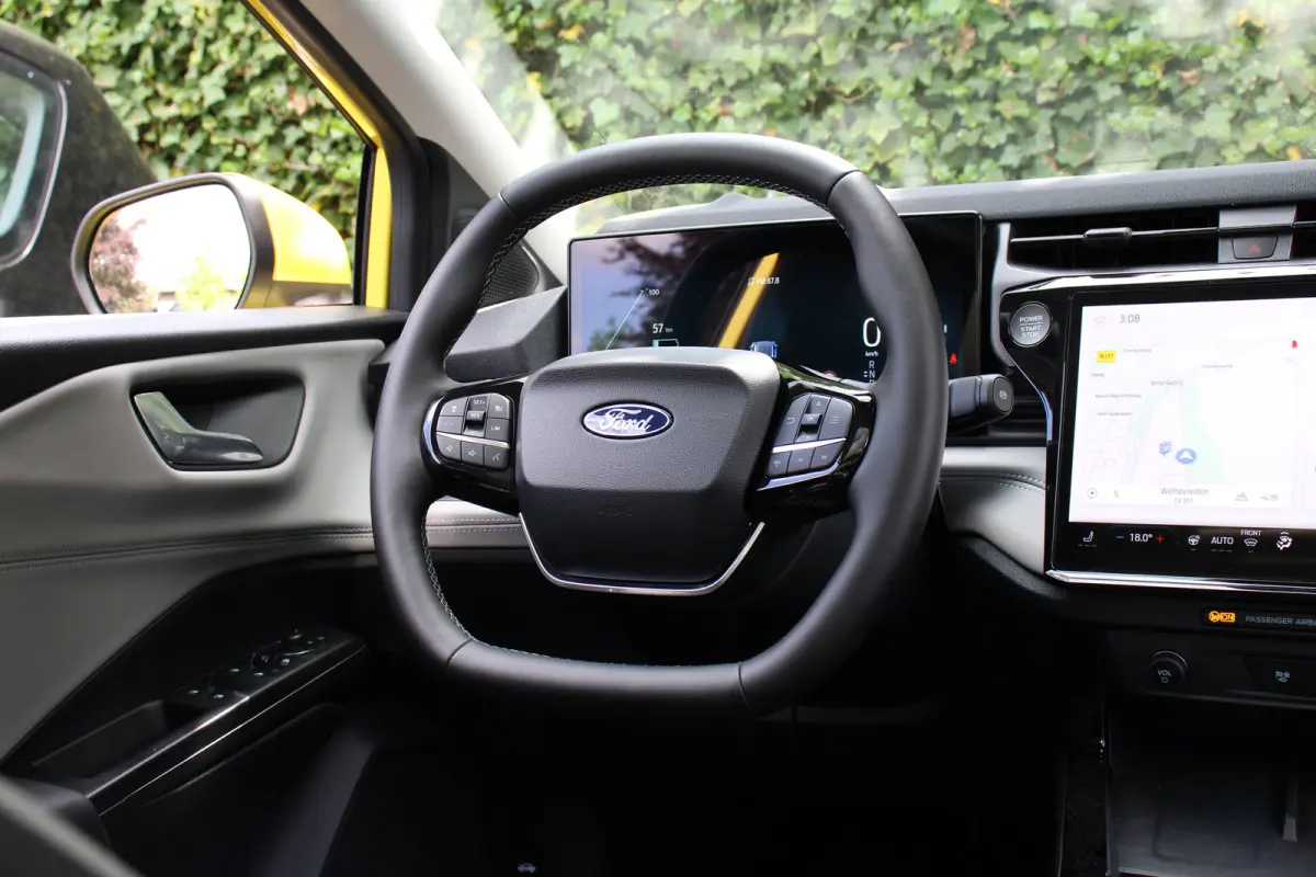PREMIUM 44kWh | PANO DAK | 19''LMV | DRIVER ASSIST PACK | WINTERPACK |