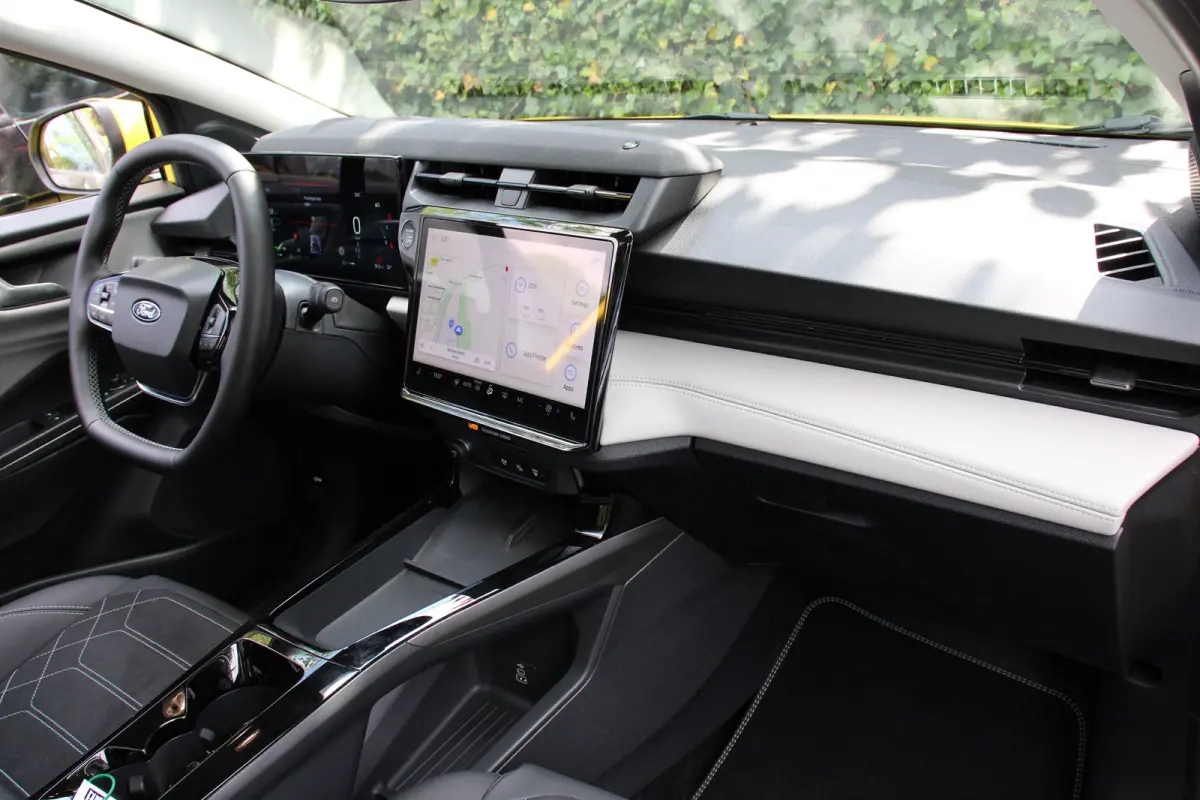 PREMIUM 44kWh | PANO DAK | 19''LMV | DRIVER ASSIST PACK | WINTERPACK |