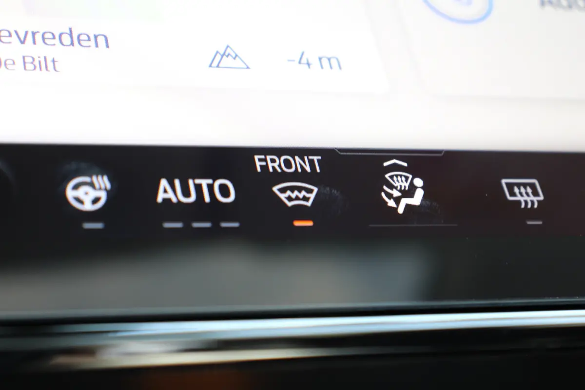 PREMIUM 44kWh | PANO DAK | 19''LMV | DRIVER ASSIST PACK | WINTERPACK |