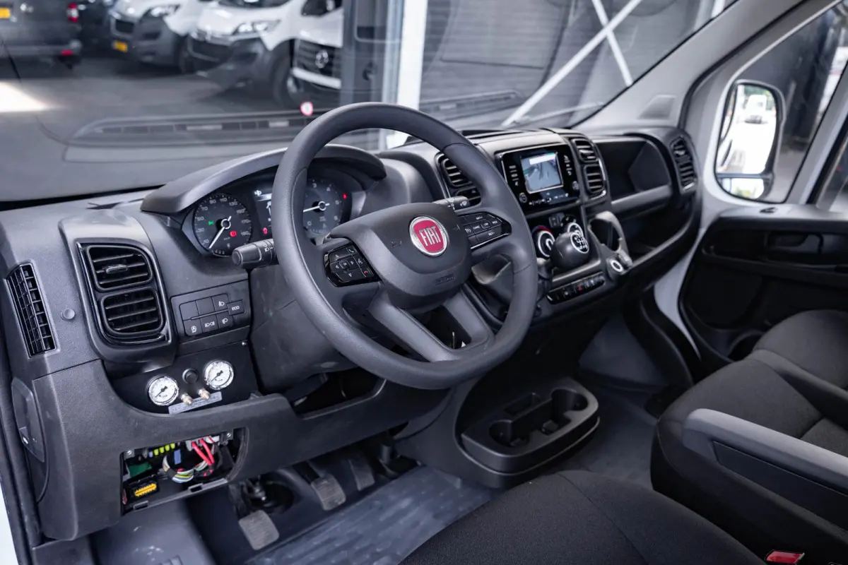 2.2 MJet 140 pk L4 Autotransporter Airco, BPM vrij Luchtvering, Cruise Control, DAB+, Nieuw, 3-Zits