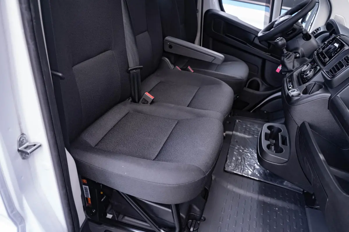 2.2 MJet 140 pk L4 Autotransporter Airco, BPM vrij Luchtvering, Cruise Control, DAB+, Nieuw, 3-Zits