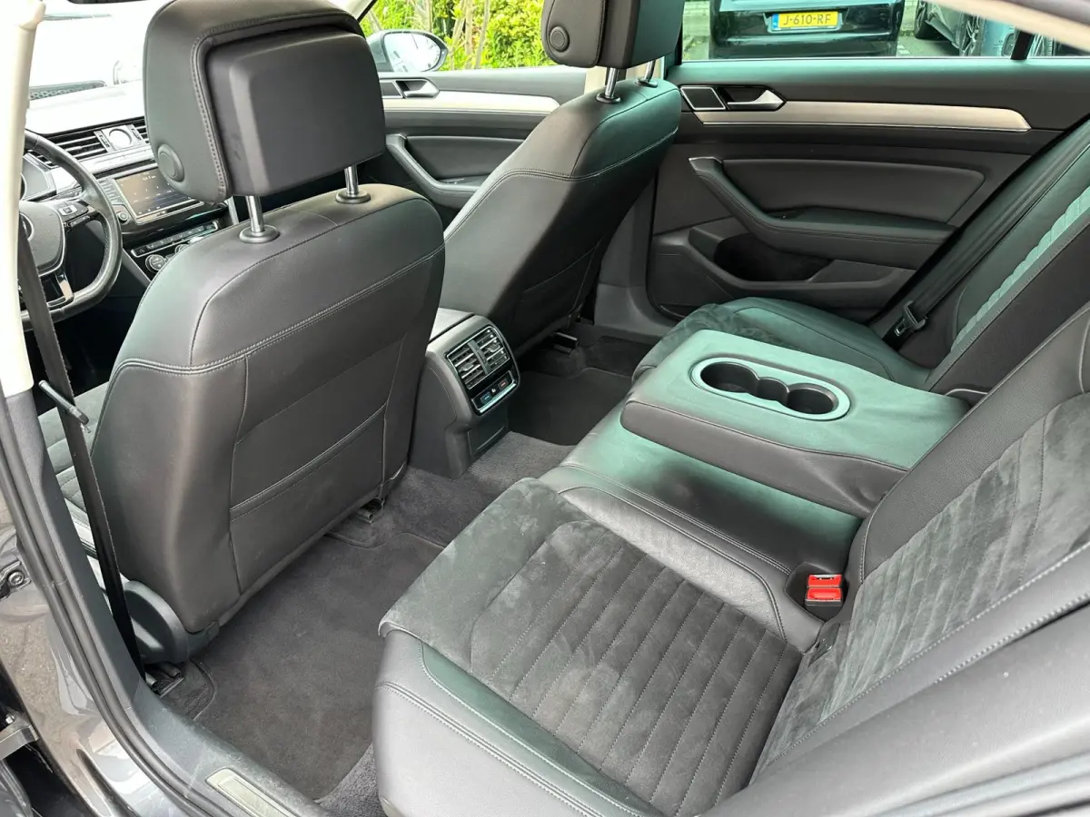 2.0 TDI Business Edition R l ACC l PANO l XENON