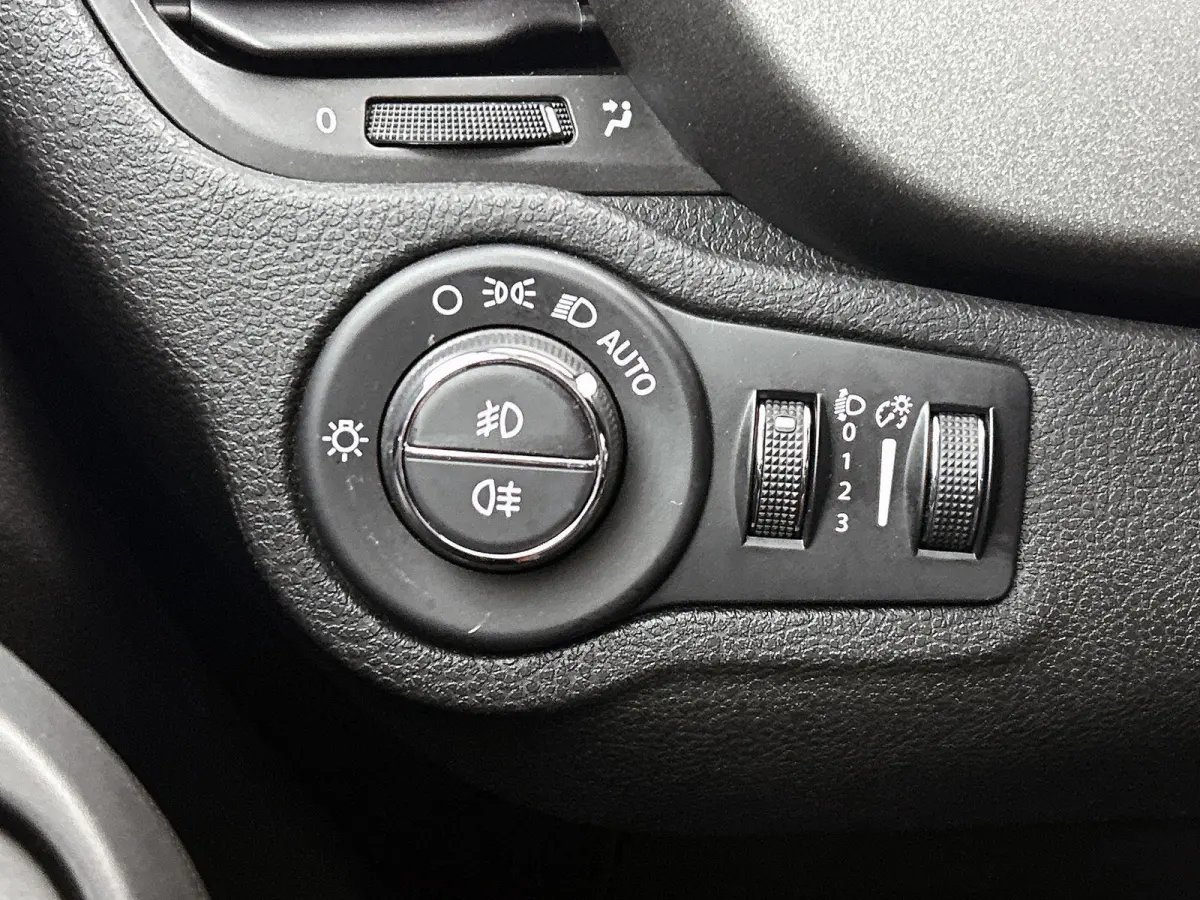 Cross 1.3 FireFly Turbo 150 | Automaat | Climate Control | DAB | Parkeersensoren