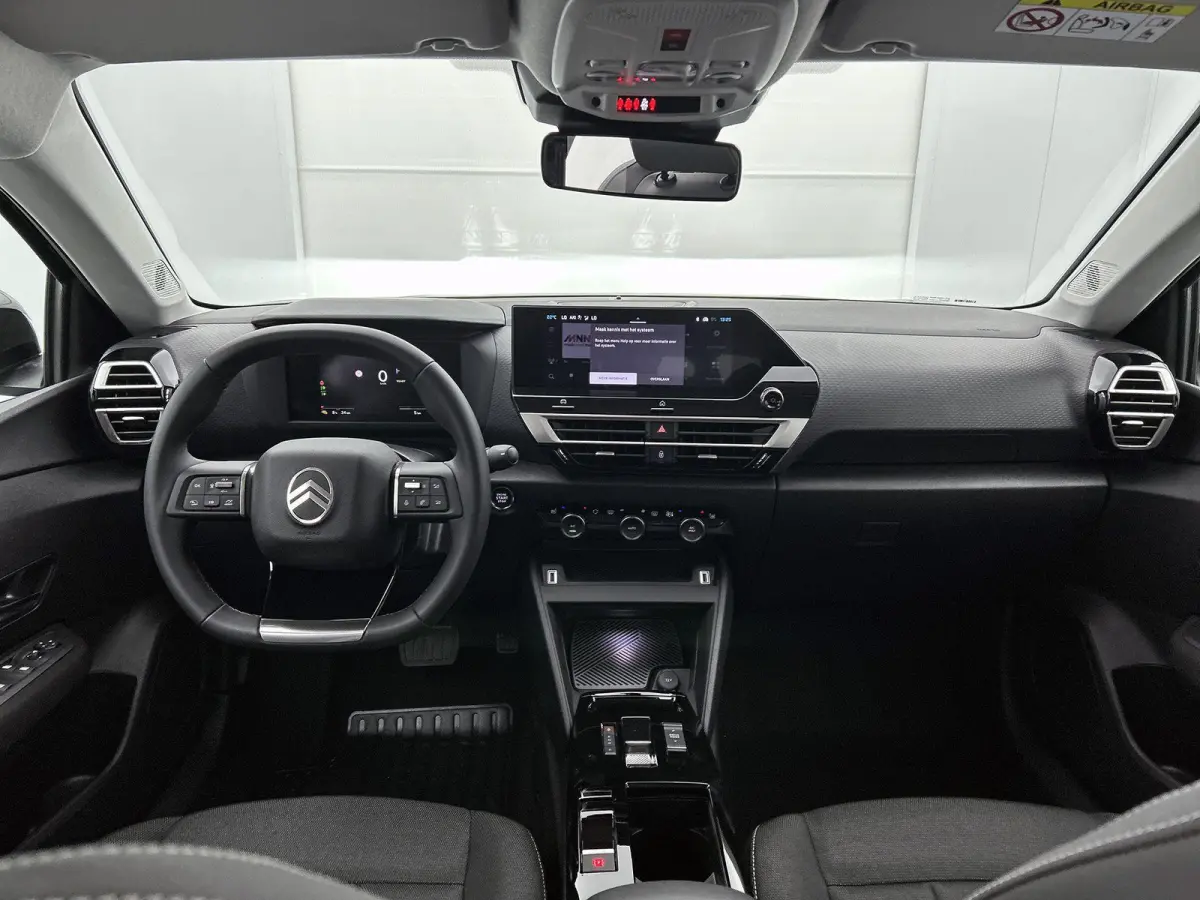 Business Extended range 54 kWh 156pk | Navigatie | Achteruitrijcamera | Parkeersensoren Voor en Achter | Verwarmde Comfortstoelen | Full-LED Koplampen | Keyless Entry/Start | Climate Control