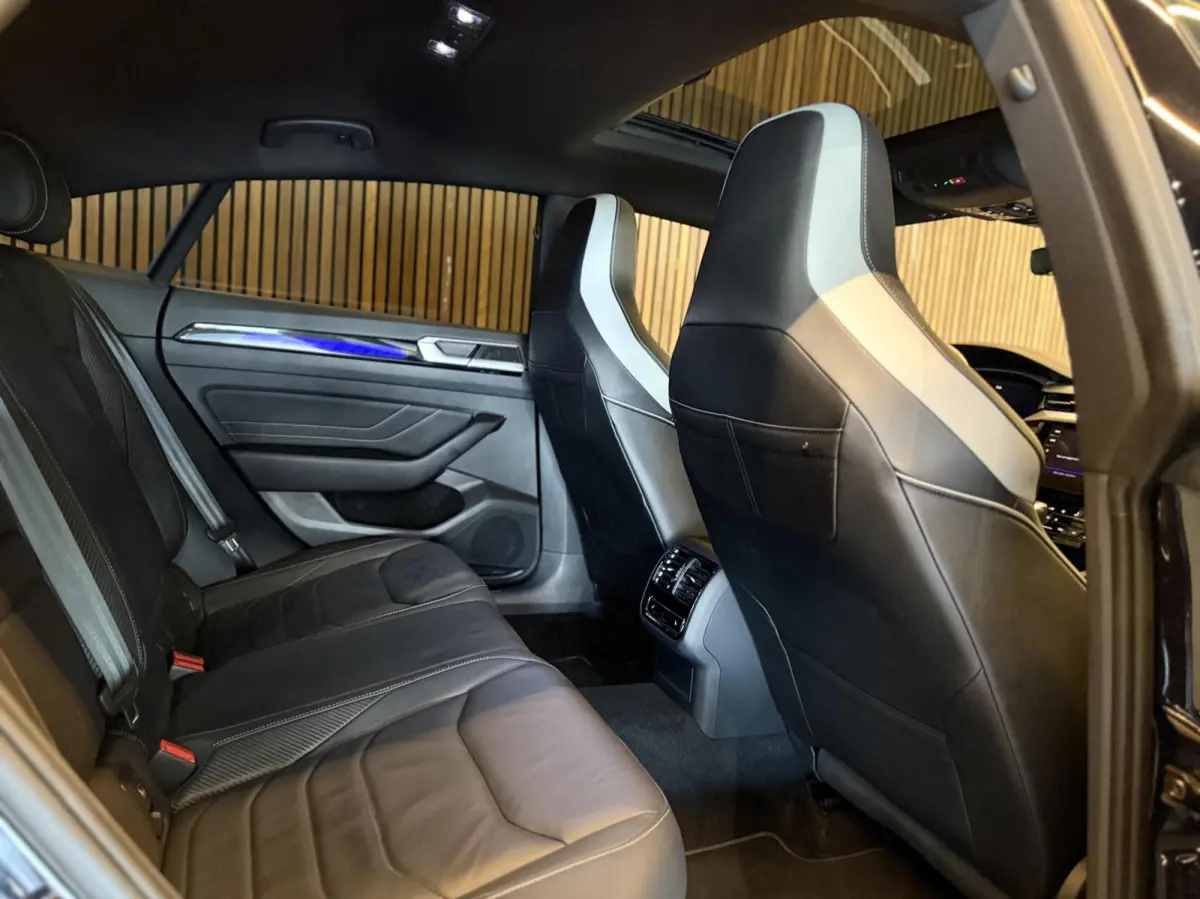 1.4 TSI eHybrid R-Line Business+12MND GARN