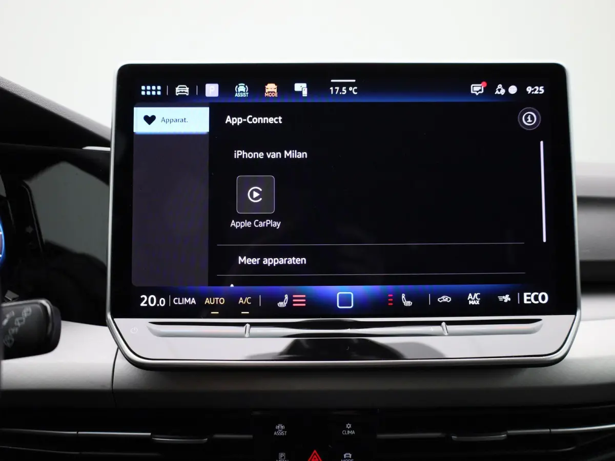 1.5 eHybrid Life Edition | Automaat | Navigatie | Draadloze Apple carplay | Climate control | Stuur- en Stoelverwarming | Achteruitrij Camera | Park Assist |
