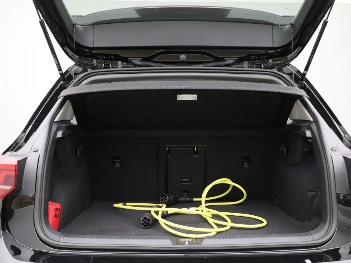 1.5 eHybrid Life Edition | Automaat | Navigatie | Draadloze Apple carplay | Climate control | Stuur- en Stoelverwarming | Achteruitrij Camera | Park Assist |
