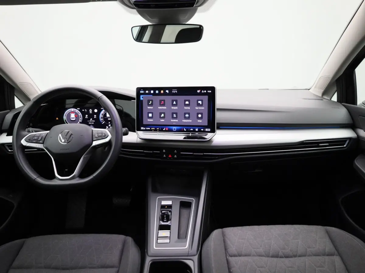 1.5 eHybrid Life Edition | Automaat | Navigatie | Draadloze Apple carplay | Climate control | Stuur- en Stoelverwarming | Achteruitrij Camera | Park Assist |