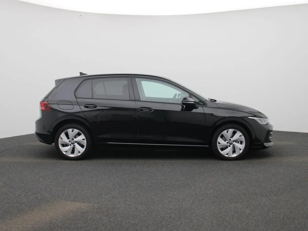1.5 eHybrid Life Edition | Automaat | Navigatie | Draadloze Apple carplay | Climate control | Stuur- en Stoelverwarming | Achteruitrij Camera | Park Assist |