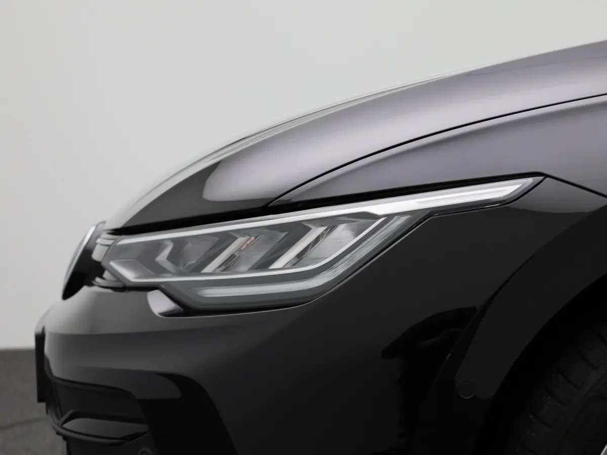 1.5 eHybrid Life Edition | Automaat | Navigatie | Draadloze Apple carplay | Climate control | Stuur- en Stoelverwarming | Achteruitrij Camera | Park Assist |