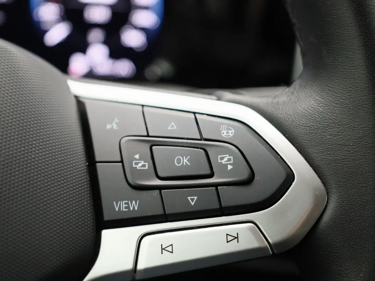 1.5 eHybrid Life Edition | Automaat | Navigatie | Draadloze Apple carplay | Climate control | Stuur- en Stoelverwarming | Achteruitrij Camera | Park Assist |