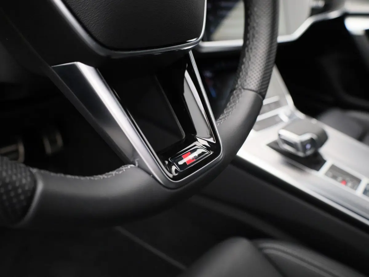 50 TFSI e quattro Pro Line S 299 PK l Adaptive cruise control | Navigatie | Bang & Olufsen | Climate Control l Head-up display l Uitgebreide voorverwarming + ventilatie | Apple Carplay | And