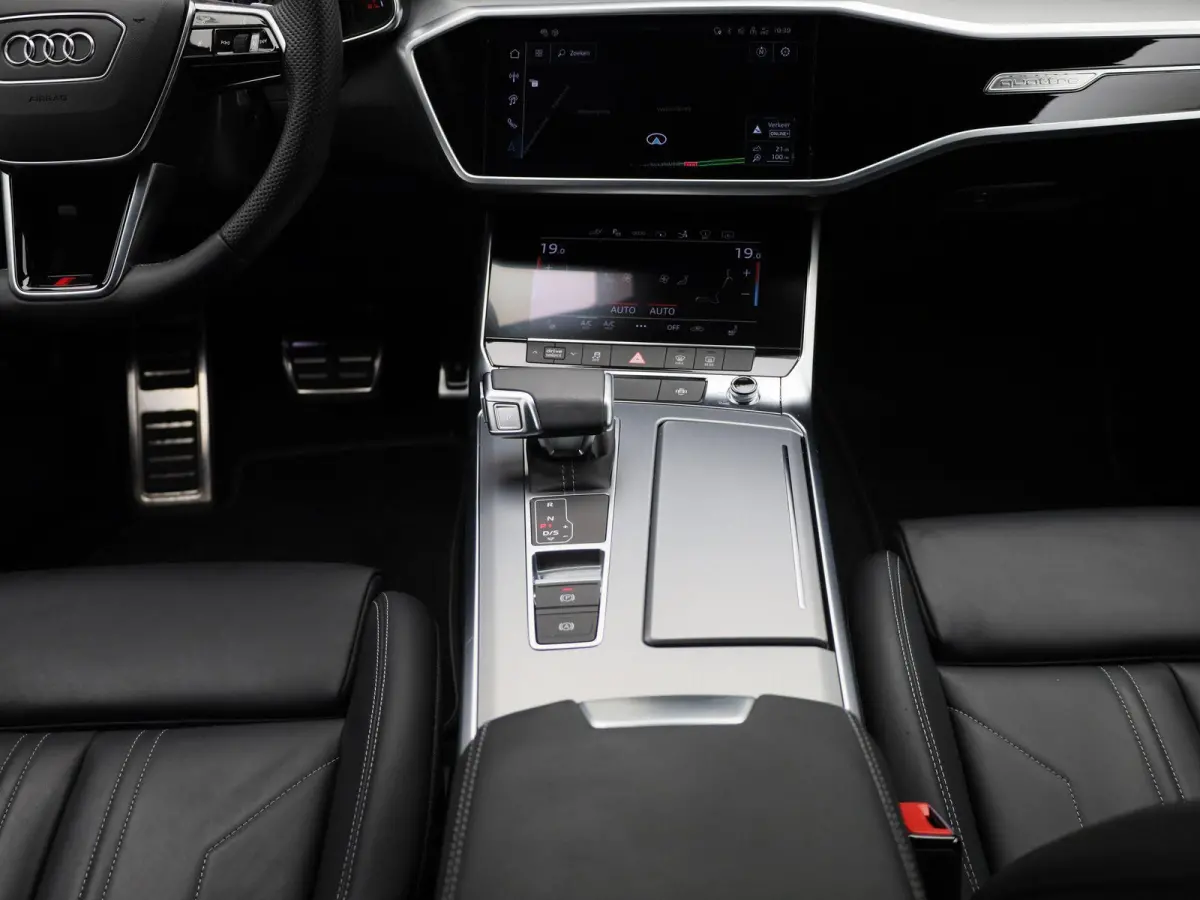 50 TFSI e quattro Pro Line S 299 PK l Adaptive cruise control | Navigatie | Bang & Olufsen | Climate Control l Head-up display l Uitgebreide voorverwarming + ventilatie | Apple Carplay | And