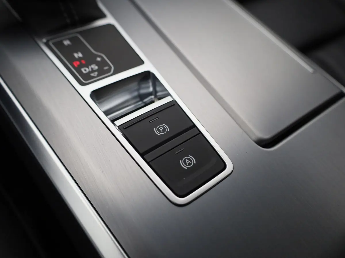 50 TFSI e quattro Pro Line S 299 PK l Adaptive cruise control | Navigatie | Bang & Olufsen | Climate Control l Head-up display l Uitgebreide voorverwarming + ventilatie | Apple Carplay | And