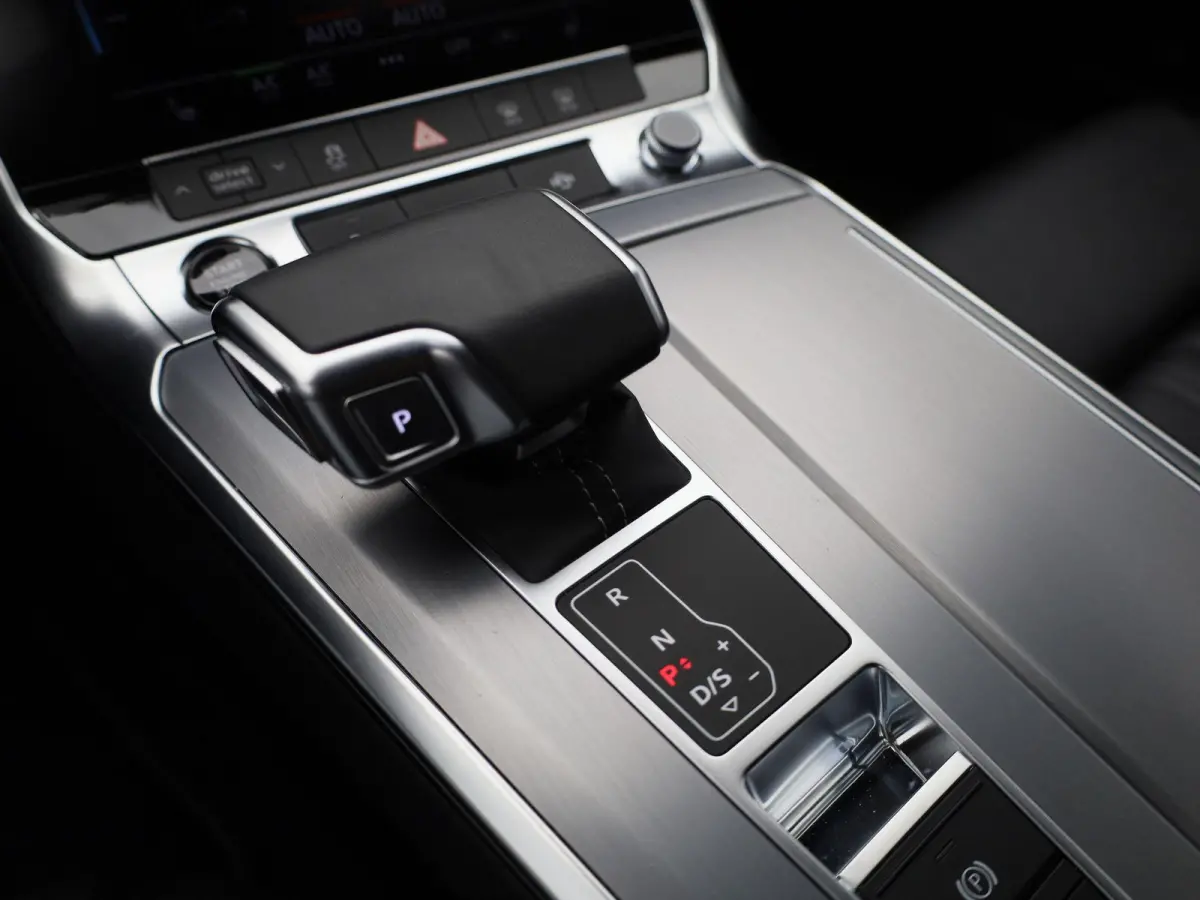 50 TFSI e quattro Pro Line S 299 PK l Adaptive cruise control | Navigatie | Bang & Olufsen | Climate Control l Head-up display l Uitgebreide voorverwarming + ventilatie | Apple Carplay | And