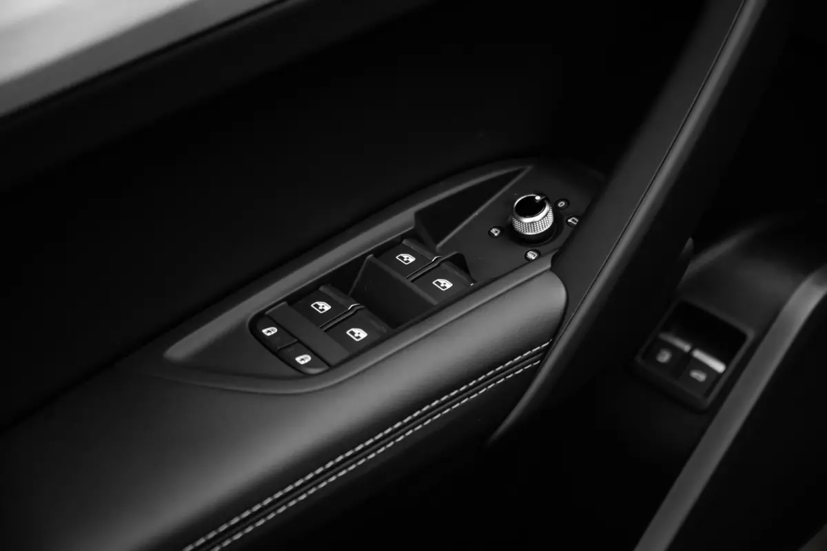 50TFSI e S edition competition Luchtvering | Panoramadak | Stylingpakket Carbon | 360 graden camera | Matrix LED koplampen | Optiek Pakket Zwart Plus | Privacy Glas