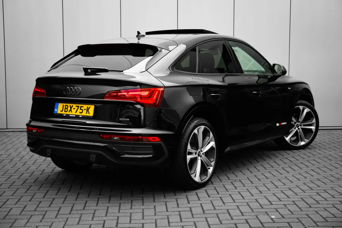 50TFSI e S edition competition Luchtvering | Panoramadak | Stylingpakket Carbon | 360 graden camera | Matrix LED koplampen | Optiek Pakket Zwart Plus | Privacy Glas