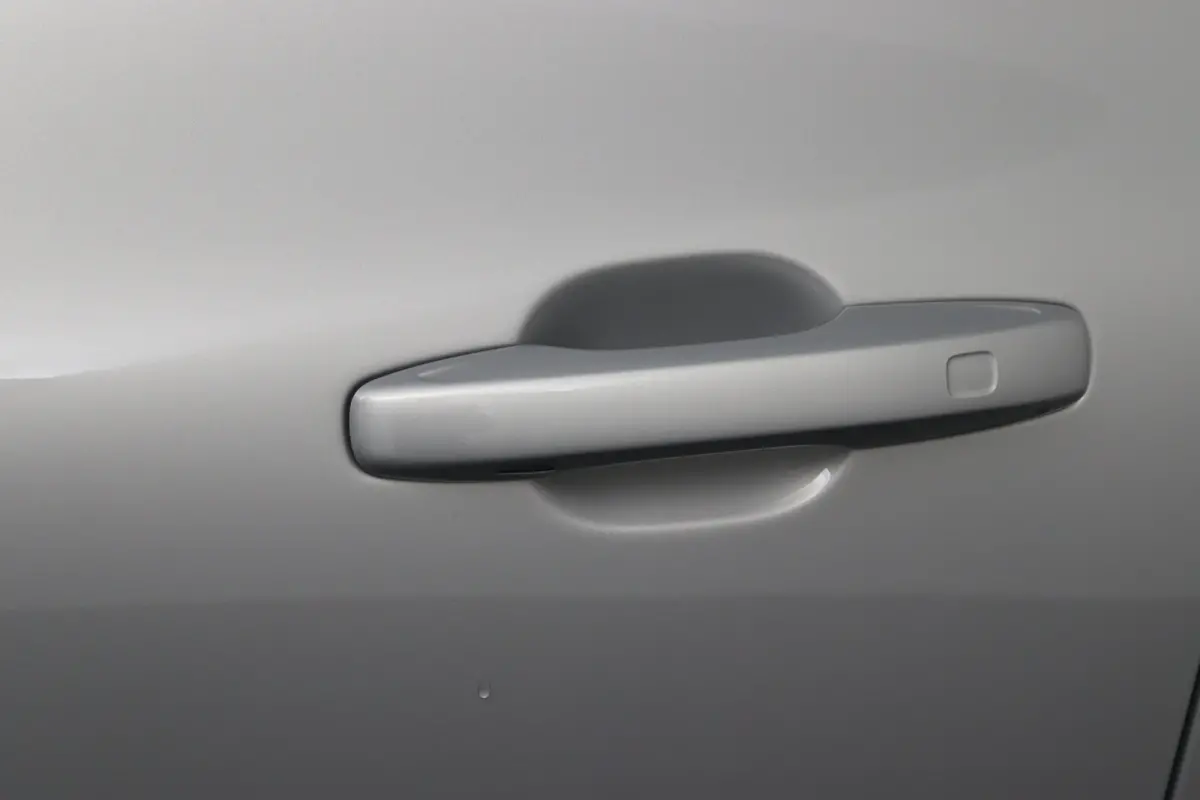 T6 Plug-in hybrid AWD Ultra Dark | Panoramadak | 360 Camera | Head-up display | Stoel en stuurwielverwarming | Trekhaak | BLIS | LED |
