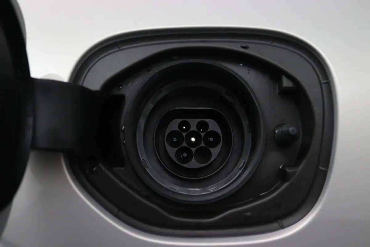 T6 Plug-in hybrid AWD Ultra Dark | Panoramadak | 360 Camera | Head-up display | Stoel en stuurwielverwarming | Trekhaak | BLIS | LED |