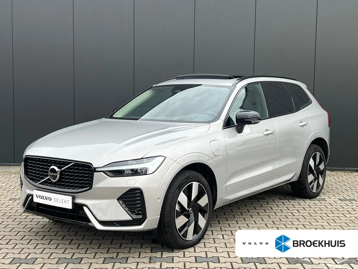 T6 Plug-in hybrid AWD Ultra Dark | Panoramadak | 360 Camera | Head-up display | Stoel en stuurwielverwarming | Trekhaak | BLIS | LED |