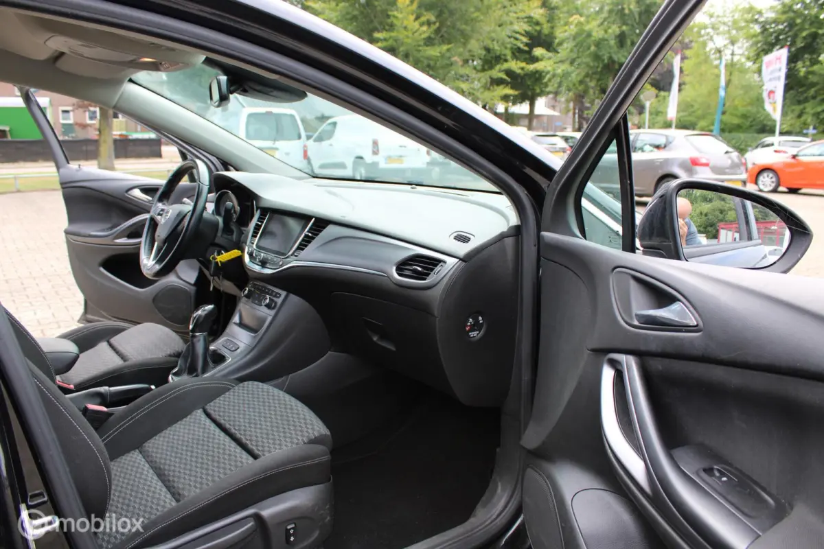 1.0 Business Executive, Pdc voor en achter, Apple Carplay/Android Auto, Navigatiesysteem full map, Cruise control