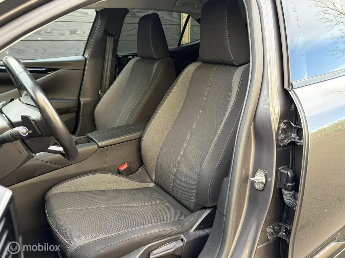 automaat 131 PK Bastille+ FM nav / carplay / keyless / LED
