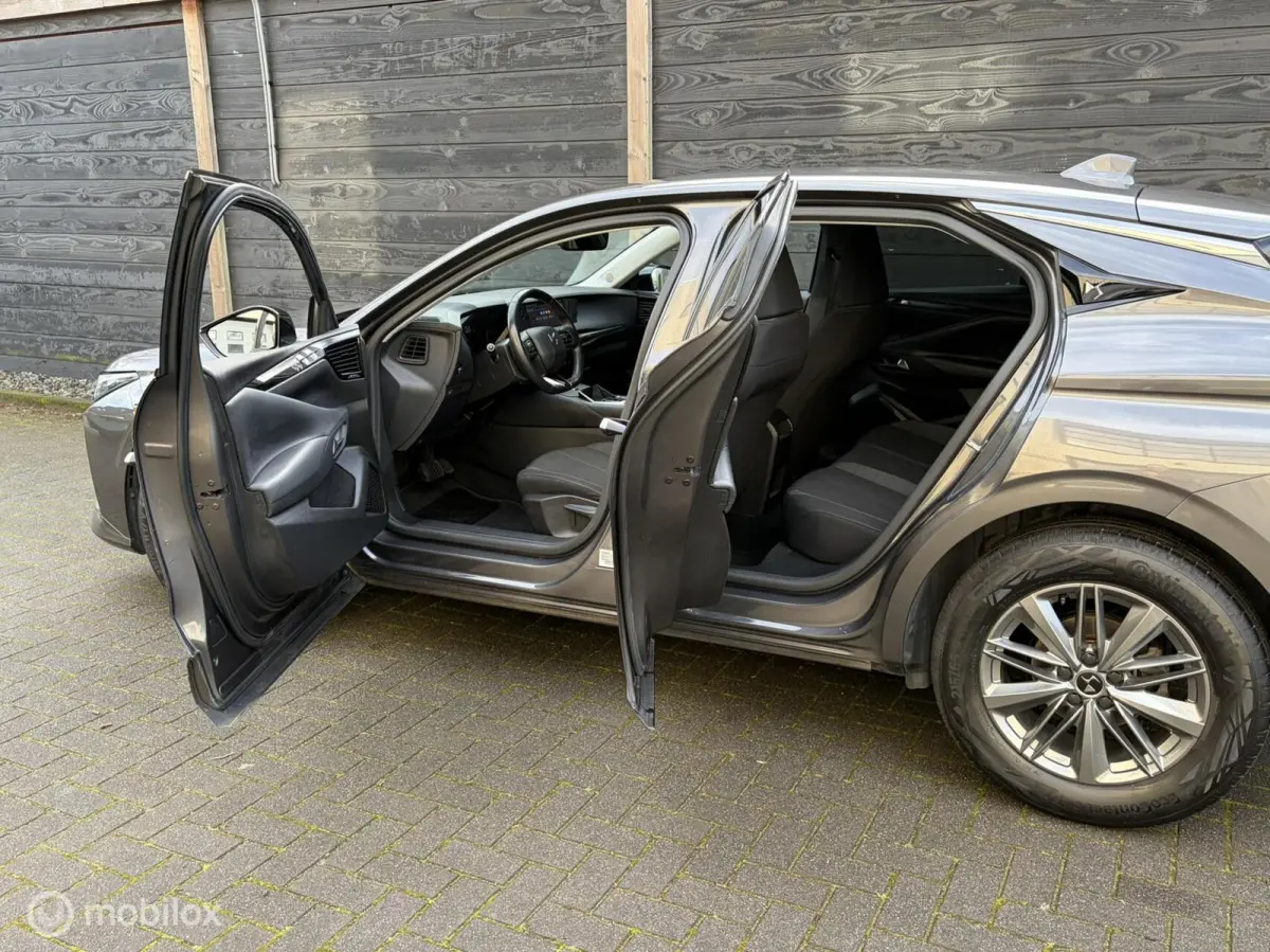 automaat 131 PK Bastille+ FM nav / carplay / keyless / LED