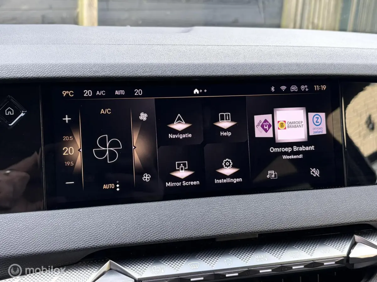 automaat 131 PK Bastille+ FM nav / carplay / keyless / LED