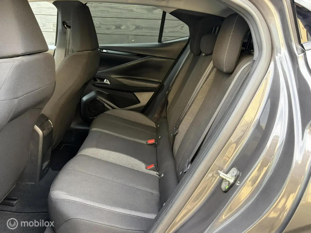 automaat 131 PK Bastille+ FM nav / carplay / keyless / LED