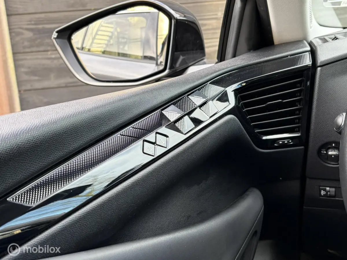 automaat 131 PK Bastille+ FM nav / carplay / keyless / LED