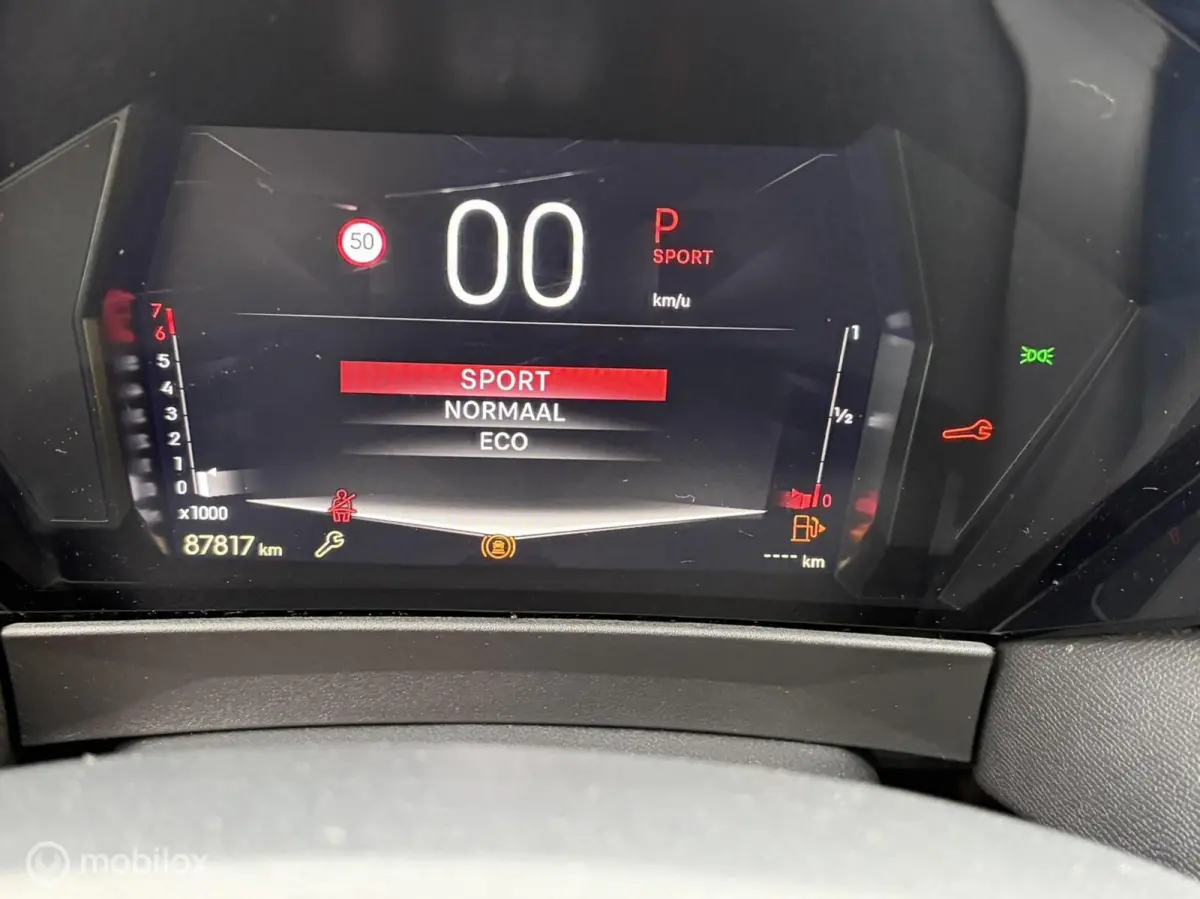 automaat 131 PK Bastille+ FM nav / carplay / keyless / LED