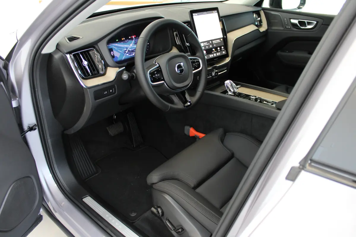 T6 350PK Plus Dark | 21'' Velgen | 360° Camera | Getint Glas | Verwarmbare voorruit | Adap Cruise | HK audio | Memory