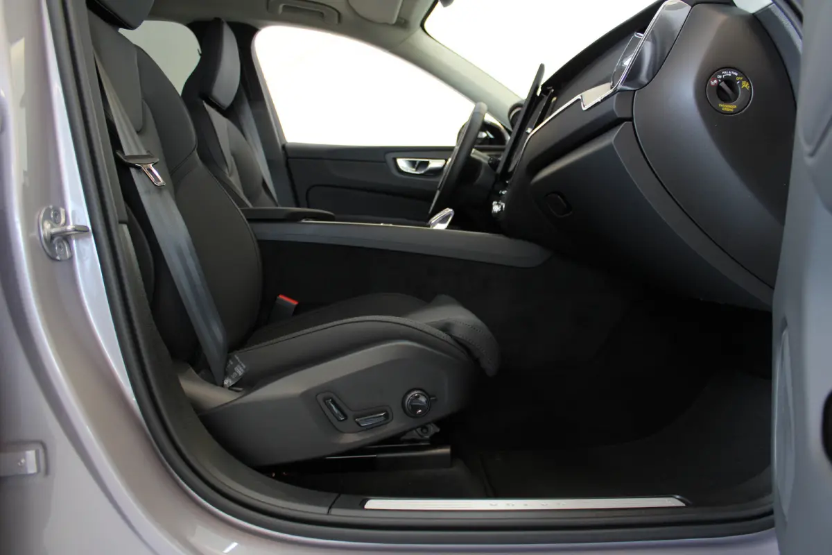 T6 350PK Plus Dark | 21'' Velgen | 360° Camera | Getint Glas | Verwarmbare voorruit | Adap Cruise | HK audio | Memory
