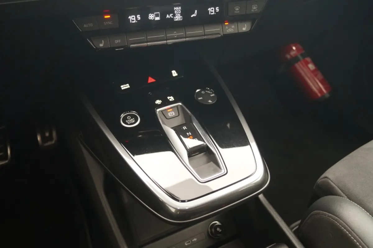 40 S-Line Edition 77kWh -SOH95%-PANO-ECC-NAVI-PDC-