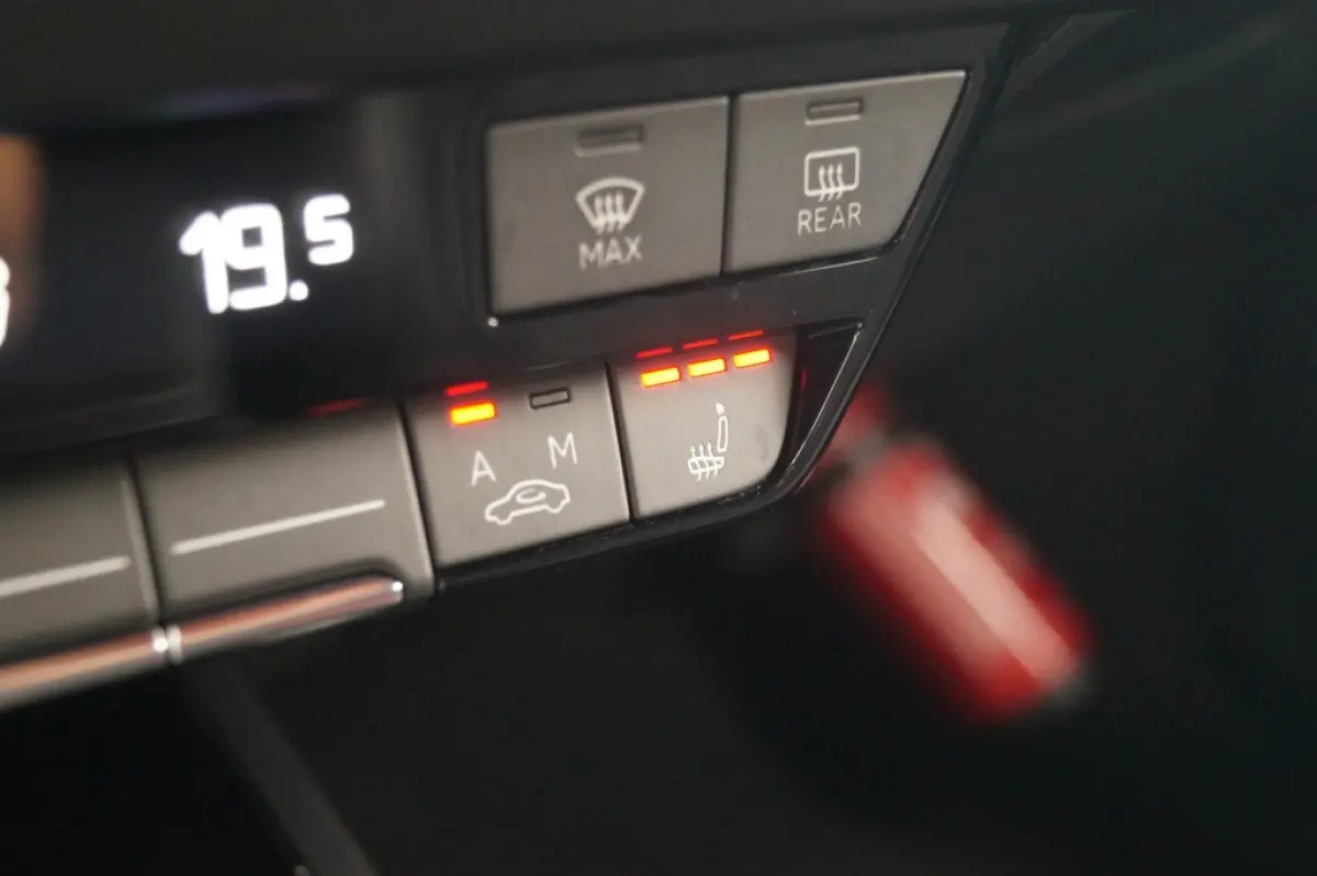 40 S-Line Edition 77kWh -SOH95%-PANO-ECC-NAVI-PDC-