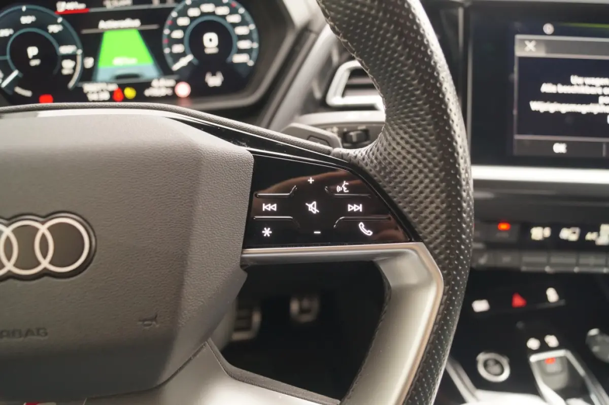 40 S-Line Edition 77kWh -SOH95%-PANO-ECC-NAVI-PDC-